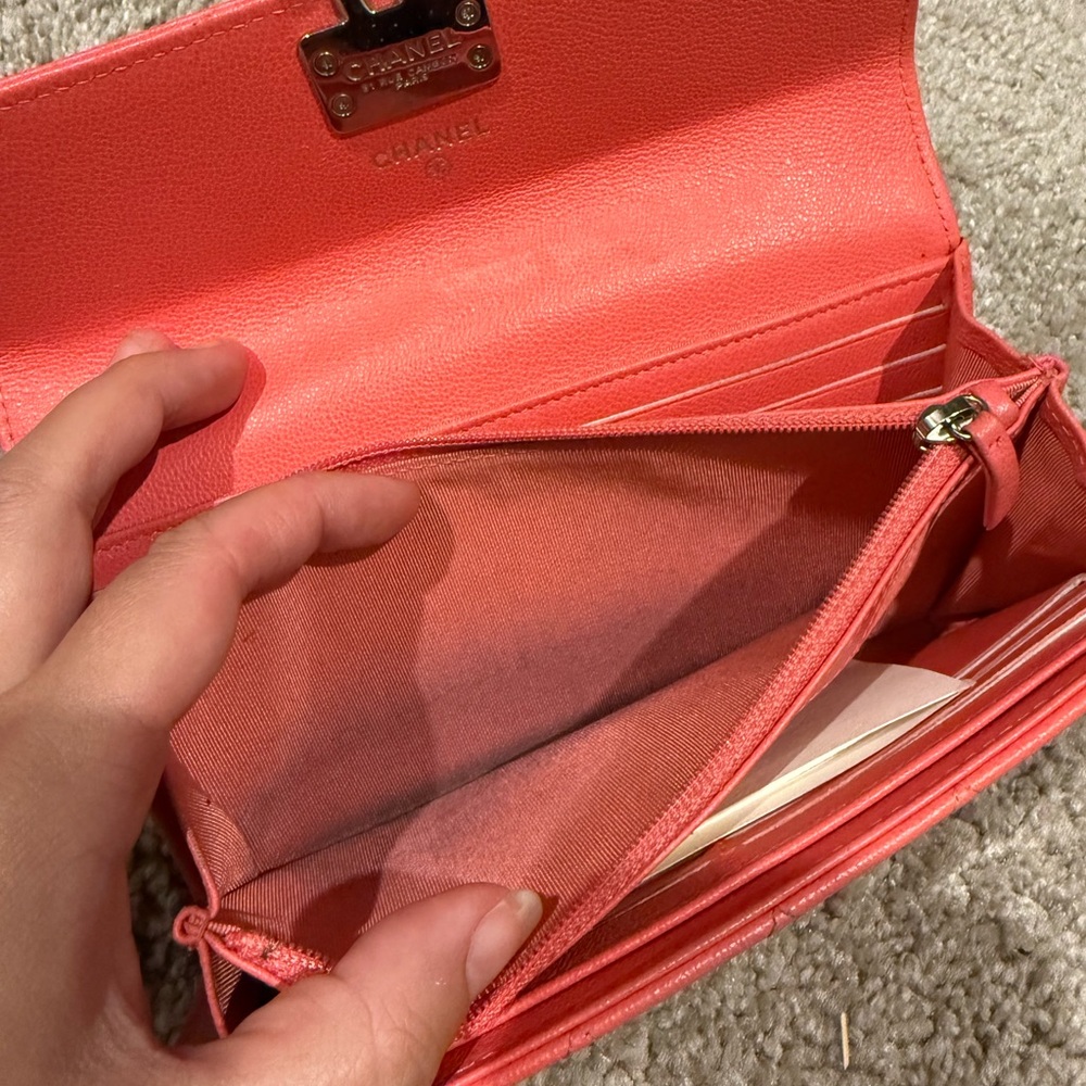 Authentic Chanel Wallet. Serial number intact + paperwork - Picture 13 of 16